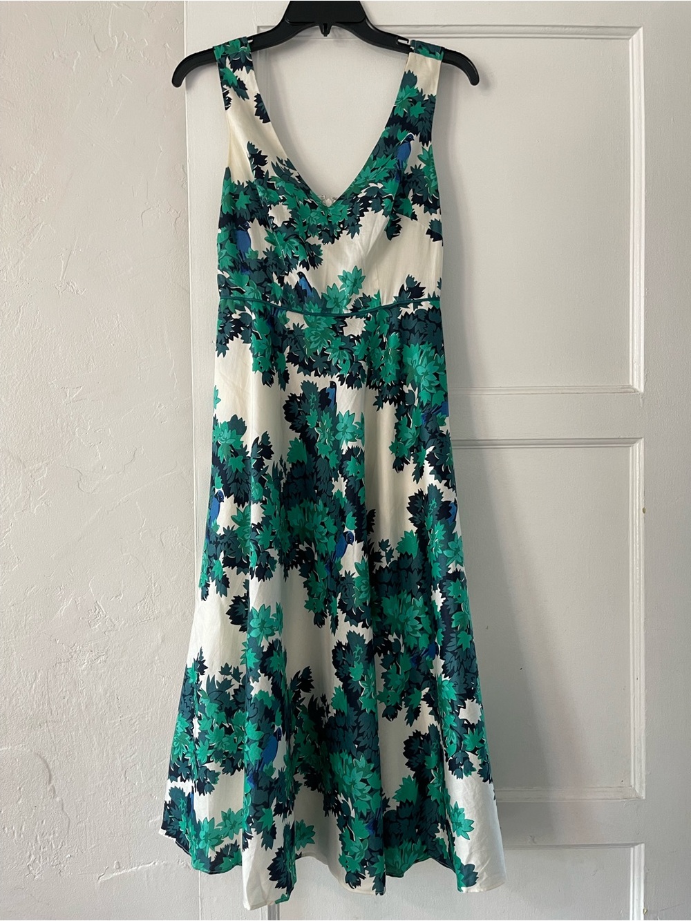 Boden Sleeveless Floral V-Neck Midi floral Dress